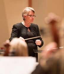 Leslie Stewart conducting the HW Community Orchestra, Fort Collins